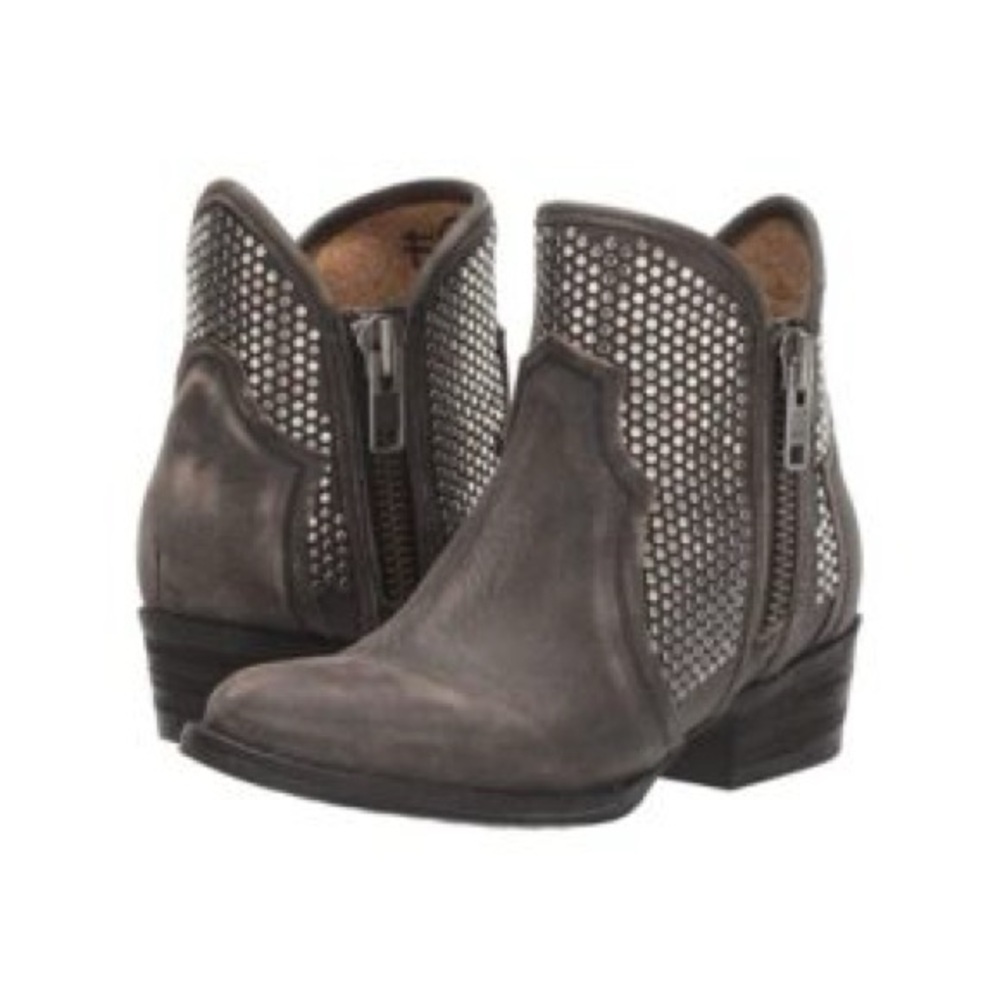 Circle G by Corral Studded Distressed Brown Leather Western Ankle Boots Womens